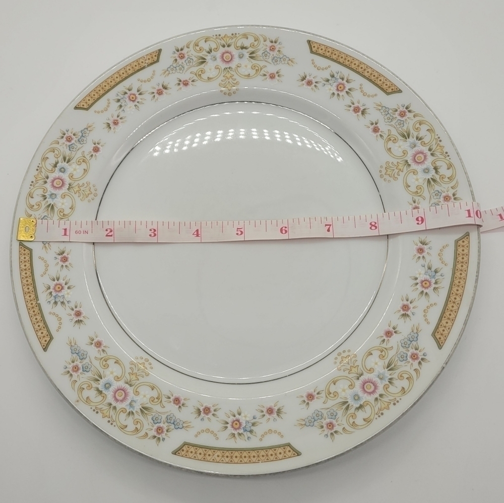 VINTAGE SIGNATURE COLLECTION, “CORONET" 117 10.25” DINNER PLATE - Picture 4 of 6